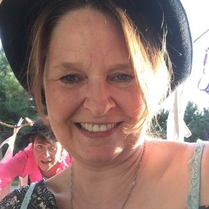 Meet your Posher, Pam